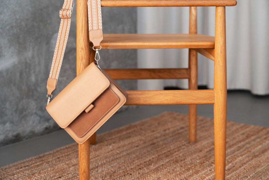 geanta-dama-casual-ce-este