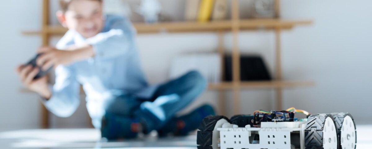 masina-electrica-cu-telecomanda