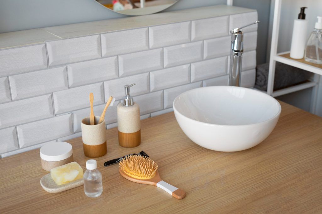 mobilier-baie-cu-lavoar-pe-blat-1